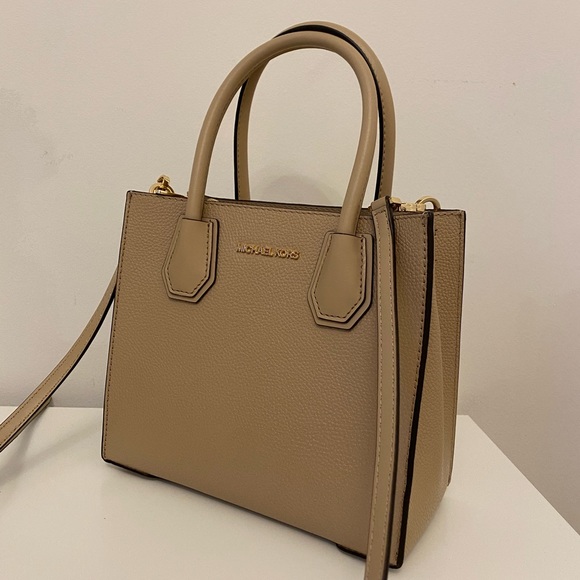 MICHEAL KORS HANDBAG - Picture 5 of 7